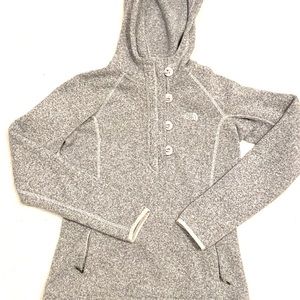North face pull over